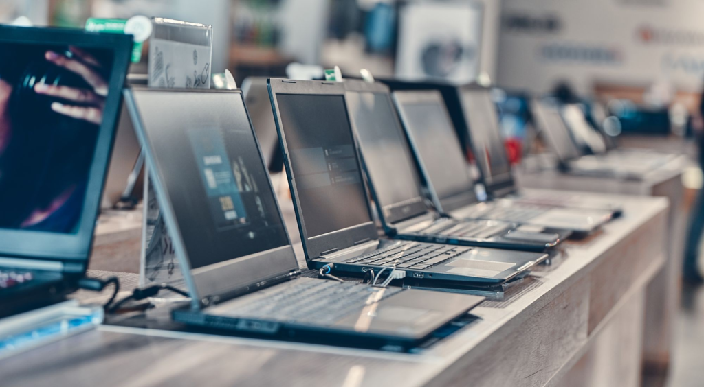 Pakistan Customs Seizes Smuggled Laptops Worth Rs.10 Million
