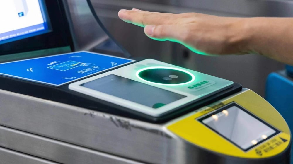 China's New Cardless System, You Can Pay with a Hand Swipe